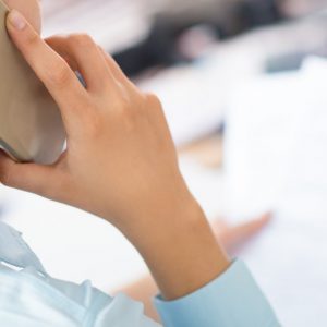 Δικαστικό «στοπ» στο τηλεφωνικό μάρκετινγκ: Αποζημίωση 50.000 ευρώ για ενοχλητικές κλήσεις