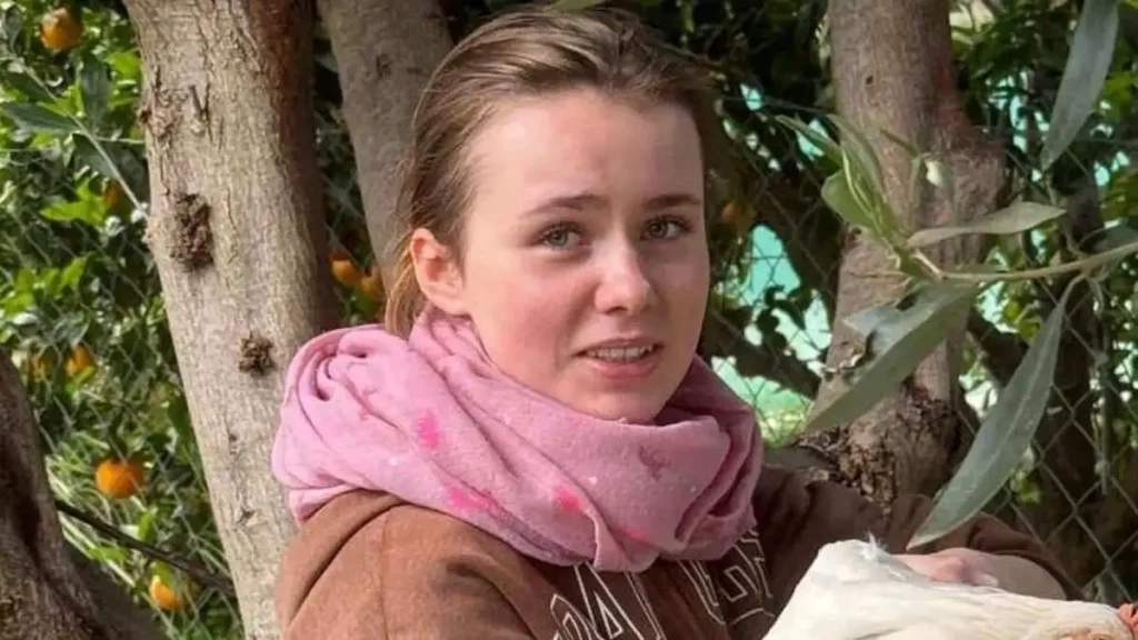 Η Λόρα επικοινώνησε με τις αρχές «αυτόνομα και δεν ήταν άλλος μαζί της» – Οι δηλώσεις Γερμανού εκπροσώπου της Αστυνομίας και τι λέει τώρα ο πατέρας της