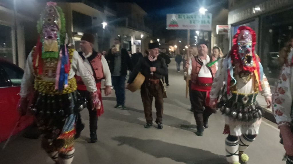 Ξεκίνησαν οι καρναβαλικές εκδηλώσεις στο Δήμο Δομοκού με Kukeri