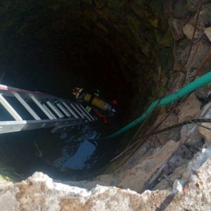 40χρονος έπεσε σε πηγάδι στη Λάρισα: Επιχείριση απεγκλωβισμού από την Πυροσβεστική