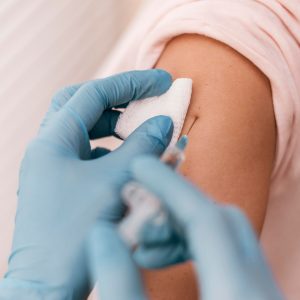 HPV: 630.000 γυναίκες με καρκίνο τραχήλου μήτρας κάθε χρόνο – «Καμπανάκι» για την εμβολιαστική κάλυψη στην Ελλάδα