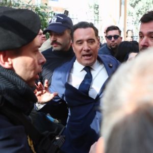 Γεωργιάδης: «Δείτε όλο το βίντεο από τα επεισόδια στο νοσοκομείο της Νίκαιας, δεν είμαι ο θύτης αλλά το θύμα της βίας»