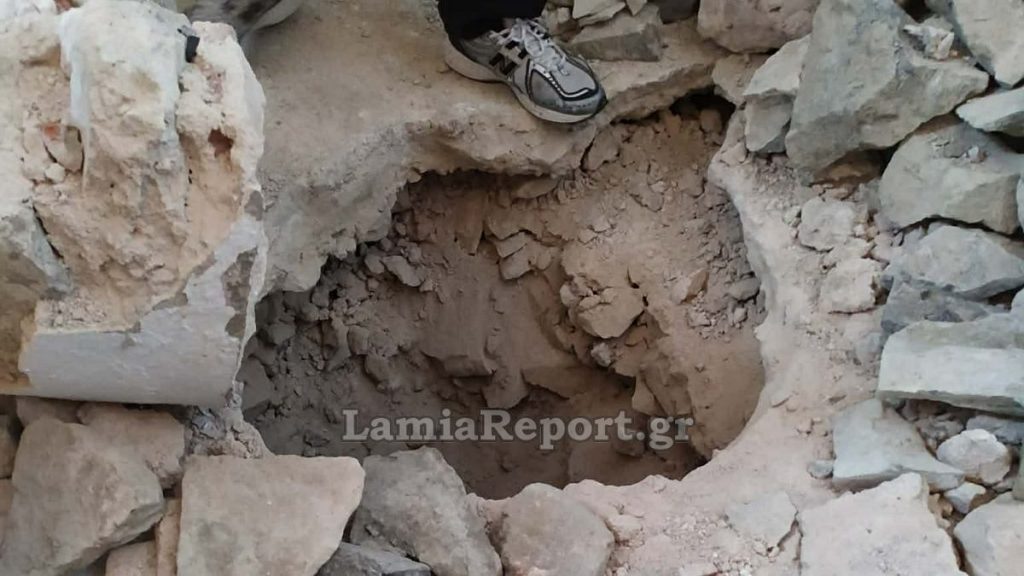 Φθιώτιδα: Γκρέμισαν την Αγία Τράπεζα ψάχνοντας για λίρες! - Δείτε εικόνες