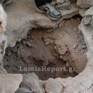 Φθιώτιδα: Γκρέμισαν την Αγία Τράπεζα ψάχνοντας για λίρες! - Δείτε εικόνες