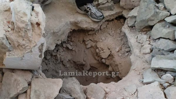 Φθιώτιδα: Γκρέμισαν την Αγία Τράπεζα ψάχνοντας για λίρες! - Δείτε εικόνες