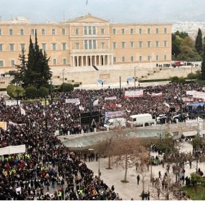Τέμπη: Τρία χρόνια από τη σιδηροδρομική τραγωδία – Το κάλεσμα για μαζικές συγκεντρώσεις στις 28 Φεβρουαρίου