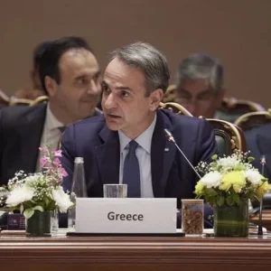 Μητσοτάκης στο AI Impact Summit: “Θα πρέπει να προστατεύσουμε τους νέους μας από τον ψηφιακό εθισμό”