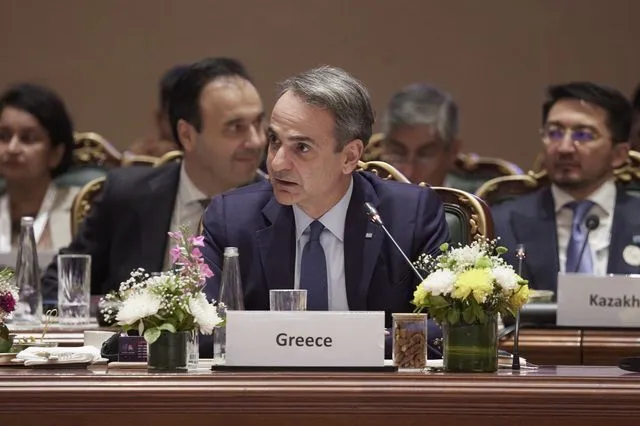 Μητσοτάκης στο AI Impact Summit: “Θα πρέπει να προστατεύσουμε τους νέους μας από τον ψηφιακό εθισμό”