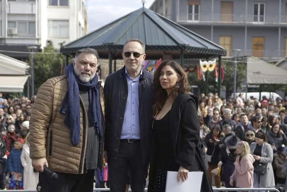 Το Λαμιώτικο Καρναβάλι απογειώθηκε με Γρήγορη Αρναούτογλου στη μεγάλη παρέλαση (ΒΙΝΤΕΟ-ΦΩΤΟ)