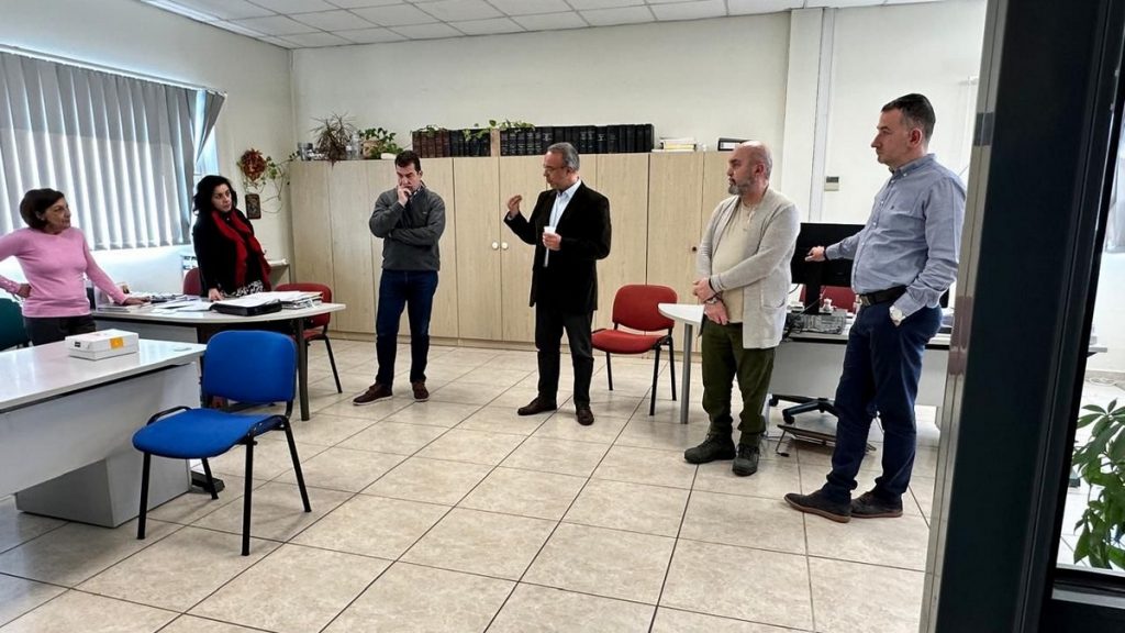Επίσκεψη Σταϊκούρα στη ΔΟΥ Λαμίας