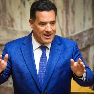 Άδωνις Γεωργιάδης: «Η Ζωή Κωνσταντοπούλου σε φτάνει στα όρια, κάνει bullying» – Το χρονικό της πρωτοφανούς κόντρας