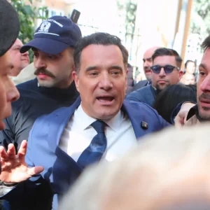 Δημογλίδου για τα επεισόδια στο νοσοκομείο Νίκαιας: Κάποιοι ήθελαν να δουν εικόνες να ανοίγουν το κεφάλι του υπουργού, τραυματίστηκαν αστυνομικοί