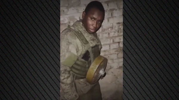 Οι Ρώσοι ζώνουν Αφρικανούς με νάρκες και τους στέλνουν στο μέτωπο, αφού τους εξαπάτησαν με υποσχέσεις για δουλειά - Συγκλονιστικές μαρτυρίες