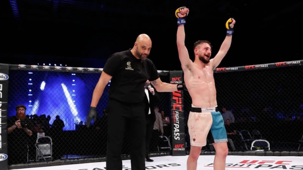 Η Λαμία στο προσκήνιο του MMA: Ο Αλέξανδρος Μουμτζής ξανά στο Cage Warriors!