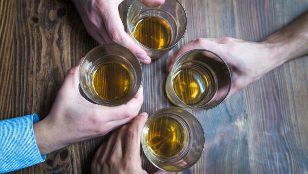 Θεσσαλονίκη: Στο νοσοκομείο δύο μαθήτριες μετά από κατανάλωση αλκοόλ