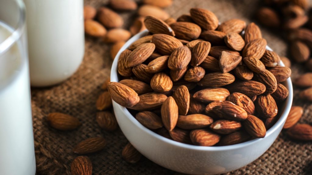 Αμύγδαλα: Τα οφέλη τους για την καρδιά, τον μεταβολισμό και τη φλεγμονή