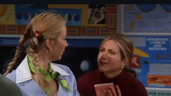 Η Τζένιφερ Άνιστον αποθεώνει τα «Ανεμοδαρμένα Ύψη» με τους Μάργκοτ Ρόμπι και Τζέικομπ Ελόρντι με σκηνή από τα «Φιλαράκια»