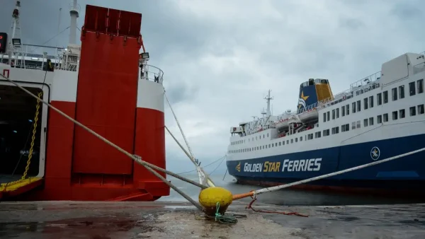 Απαγορευτικό απόπλου σε Πειραιά, Ραφήνα και Λαύριο – Σε ποια λιμάνια είναι δεμένα τα πλοία