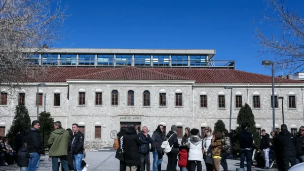 Βιολάντα: Απολογείται ξανά ο ιδιοκτήτης για την φονική έκρηξη – Έξω από το δικαστήριο εργαζόμενοι ως ένδειξη συμπαράστασης