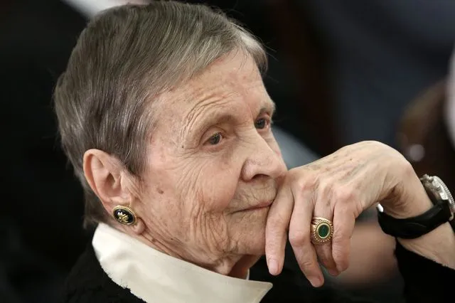  Ελένη Γλύκατζη - Αρβελέρ