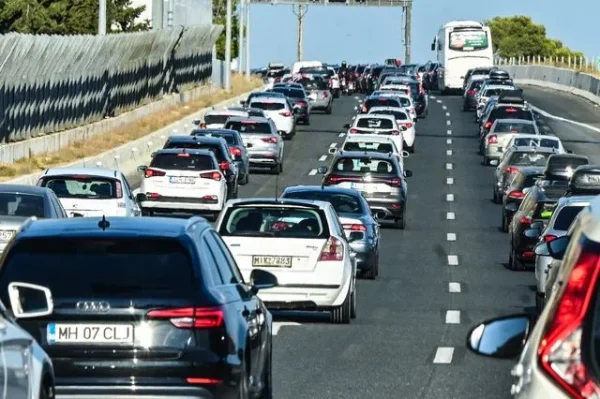 Καραμπόλα πέντε φορτηγών στην Αθηνών - Κορίνθου: Χάος στην κυκλοφορία στον Ασπρόπυργο