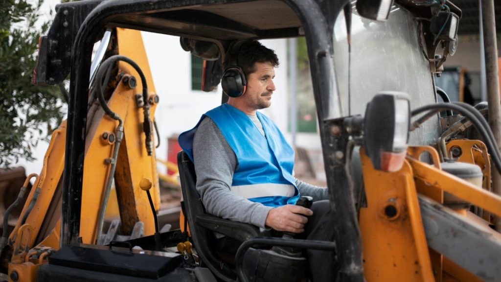 Ζητείται χειριστής μηχανημάτων έργου σε τεχνική εταιρεία της Φθιώτιδας