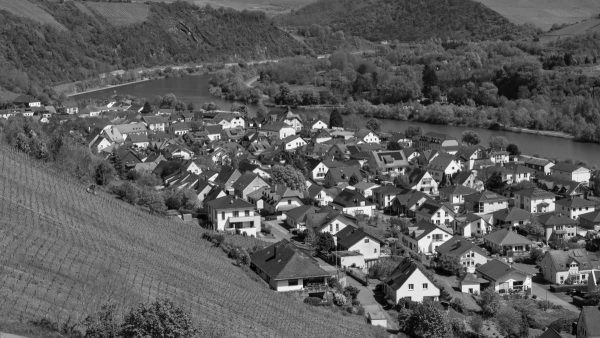 Έφτιαξαν ψεύτικο χωριό όπου στρατιώτες εκπαιδεύονται για να πολεμήσουν τους στρατιώτες του Πούτιν σε μάχες τύπου Ουκρανίας