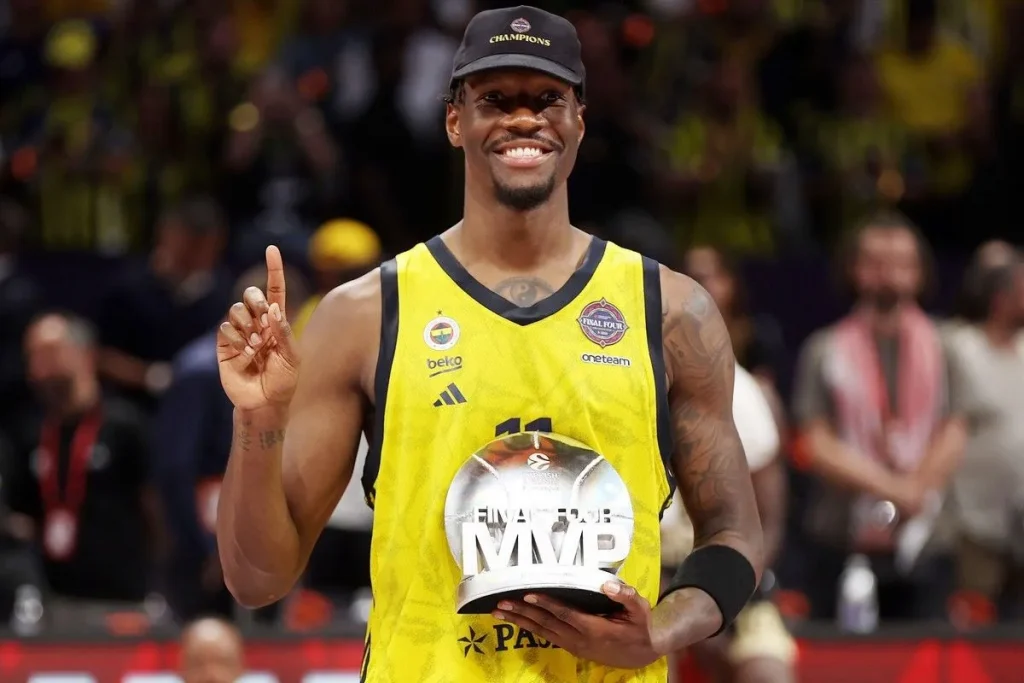 «Βόμβα» με Χέιζ-Ντέιβις: Υπέγραψε στον Παναθηναϊκό για 2,5 χρόνια