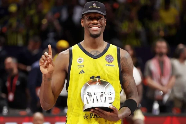 «Βόμβα» με Χέιζ-Ντέιβις: Υπέγραψε στον Παναθηναϊκό για 2,5 χρόνια