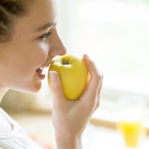 Nόσος Αλτσχάιμερ: Η διατροφή που «σβήνει» 18 χρόνια από το μυαλό και το ξανανιώνει