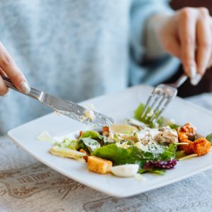 Η διαλειμματική νηστεία δεν είναι πιο αποτελεσματική από την κλασική δίαιτα, έδειξε νέα μελέτη