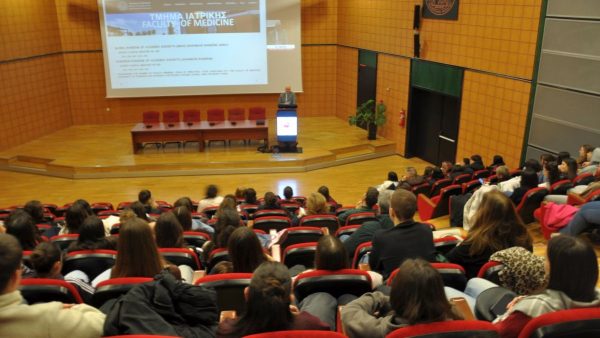 Πανεπιστήμιο Θεσσαλίας: 270 μαθητές Λυκείου από 21 σχολεία γνώρισαν από κοντά τις σπουδές και την έρευνα στην Ιατρική