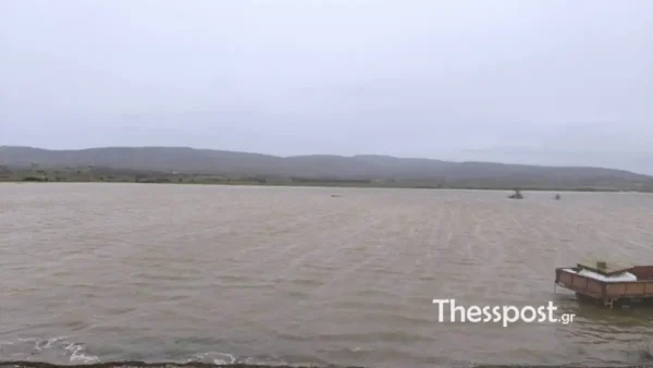 Έβρος: «Εάν σπάσουν κι άλλα αναχώματα θα κινδυνεύσουν οικισμοί»