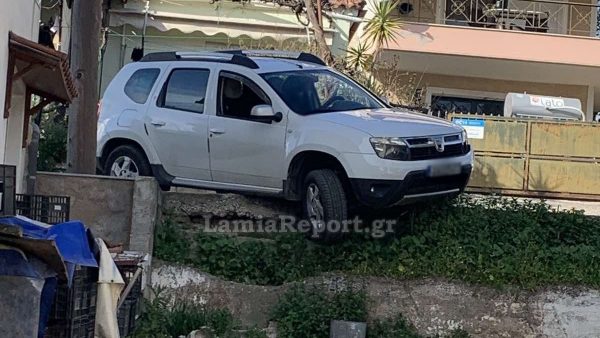 Λαμία: Πού πας...  ακόμα δεν έχει γίνει ο δρόμος! - ΦΩΤΟ