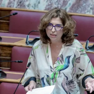 Καραγεωργοπούλου: Διαφώνησα στις πολιτικές προτεραιότητες και στον τρόπο κοινοβουλευτικού ελέγχου της Κωνσταντοπούλου