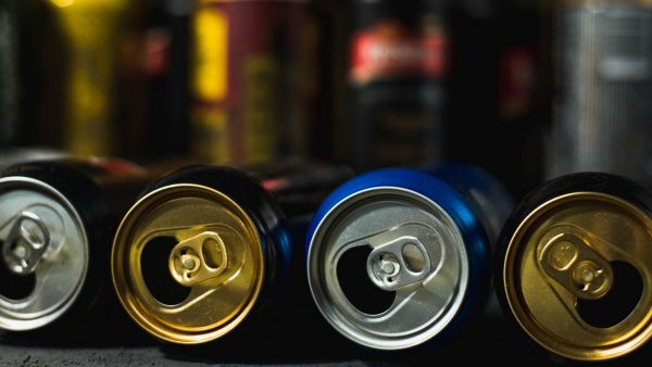 Προς απαγόρευση οι πωλήσεις ενεργειακών ποτών σε παιδιά κάτω των 16 ετών στην Ισπανία