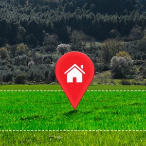 Πωλούνται ή ενοικιάζονται κατοικία, δύο αίθουσες, ελιές και αμπέλι στη Μακρακώμη