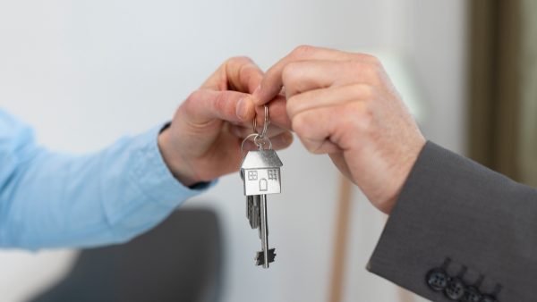 Πωλείται διαμπερές διαμέρισμα με περιμετρικές βεράντες στην Ταράτσα Λαμίας