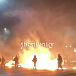 ΑΠΘ: «Οπλοστάσιο» εντοπίστηκε μέσα στους χώρους του Πολυτεχνείου από τα επεισόδια – Κατασχέθηκαν μολότοφ, κοντάρια και ναρκωτικά