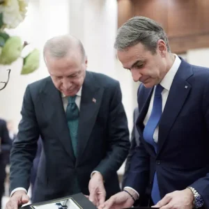 Ο Κυριάκος Μητσοτάκης τηλεφώνησε στον Ρετζέπ Ταγίπ για τα γενέθλιά του