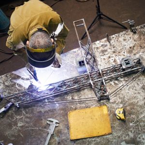 Ζητούνται εργατοτεχνίτες από τη συρματουργία "Λ. Μωλιώτης ΙΚΕ"