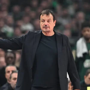 Πέθανε η μητέρα του Εργκίν Αταμάν - Πένθος για την οικογένεια του προπονητή του Παναθηναϊκού