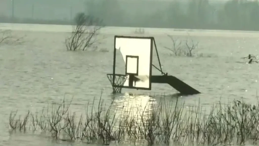 Έβρος: «Τα νερά είναι πάρα πολλά και η εικόνα θυμίζει το 2015 με την πλημμύρα της εκατονταετίας» λέει ο αντιπεριφερειάρχης Ανατολικής Μακεδονίας – Θράκης