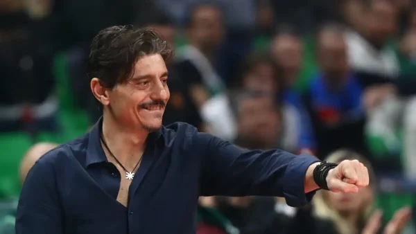 Ο Δημήτρης Γιαννακόπουλος στο Telekom Center για το Παναθηναϊκός – Παρί