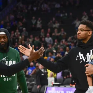 Ο Γιάννης Αντετοκούνμπο αποθεώθηκε στο Μιλγουόκι: Λόγια καρδιάς από Θανάση και Πόρτις