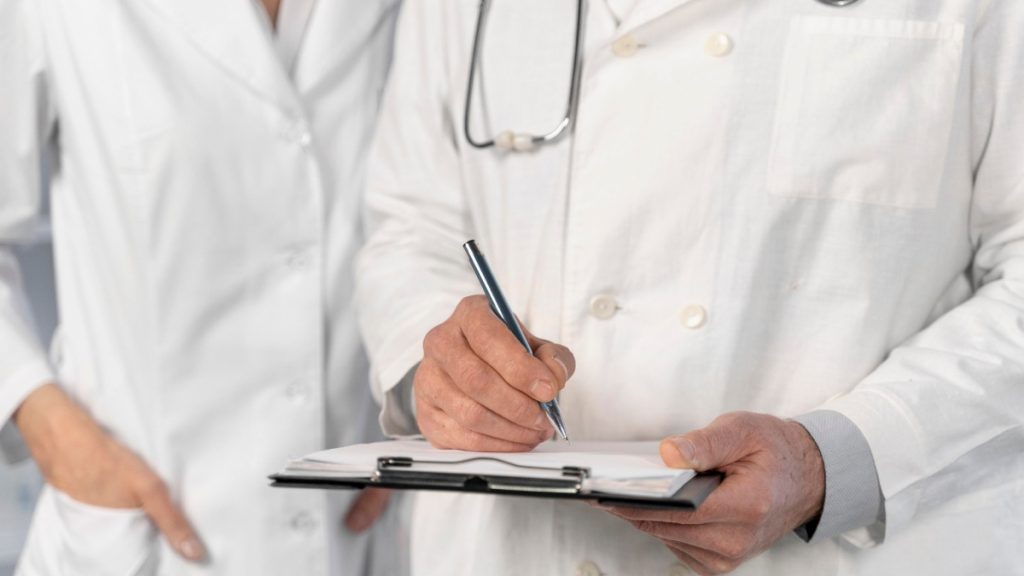 Πώς πιάστηκε στην «τσιμπίδα» της εφορίας ο αναισθησιολόγος στη Θεσσαλονίκη -Έκοβε αποδείξεις για χειρουργείο... 20 ευρώ