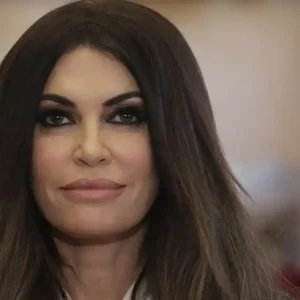 Η Κίμπερλι Γκιλφόιλ «έβγαλε» είδηση: Γνωρίζω ότι ο Ντόναλντ Τραμπ θα έρθει στην Ελλάδα – Υπέροχη Πρώτη Κυρία η Μελάνια