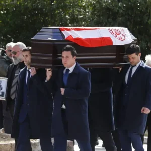 Ολυμπιακός: Το τελευταίο αντίο στον παλαίμαχο ποδοσφαιριστή των Πειραιωτών, Σωτήρη Γκαβέζο