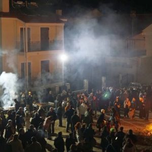 Αναβίωσε και φέτος το αποκριάτικο έθιμο του "1ου Χέι" στην Αμφίκλεια