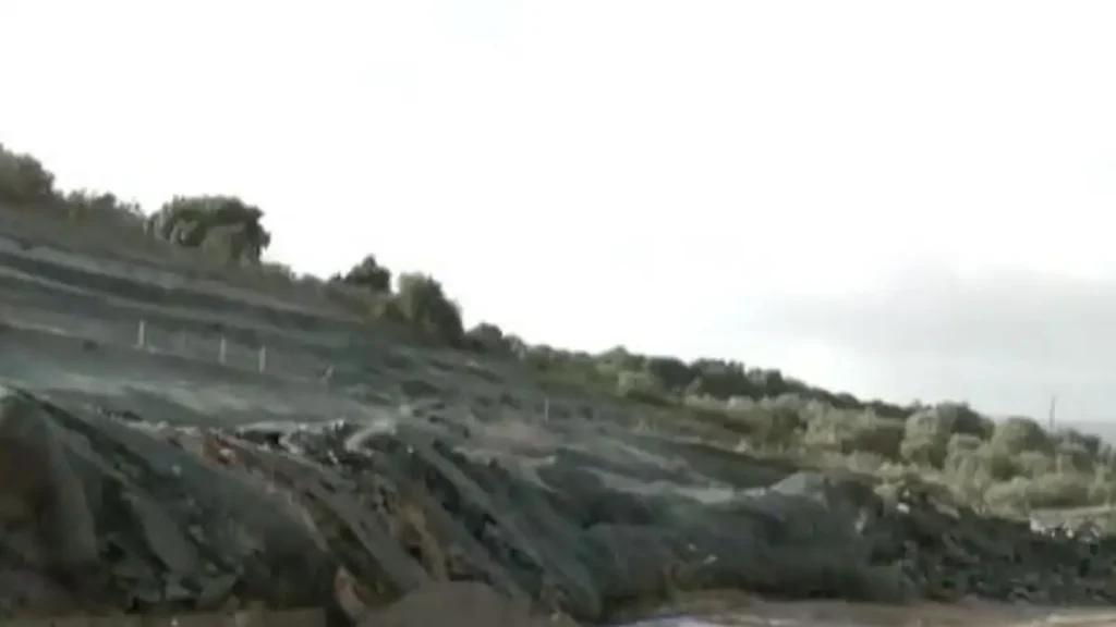 Αιτωλοακαρνανία: Κλειστή παραμένει η Ιονία Οδός λόγω κατολίσθησης – Μεγαλώνει το ρήγμα